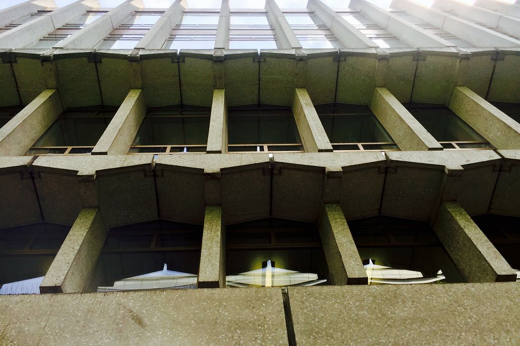 4hplvlftmjco99hljiw90muanznd?fit=crop&crop=faces%2Centropy%2Ccenter&ar ...