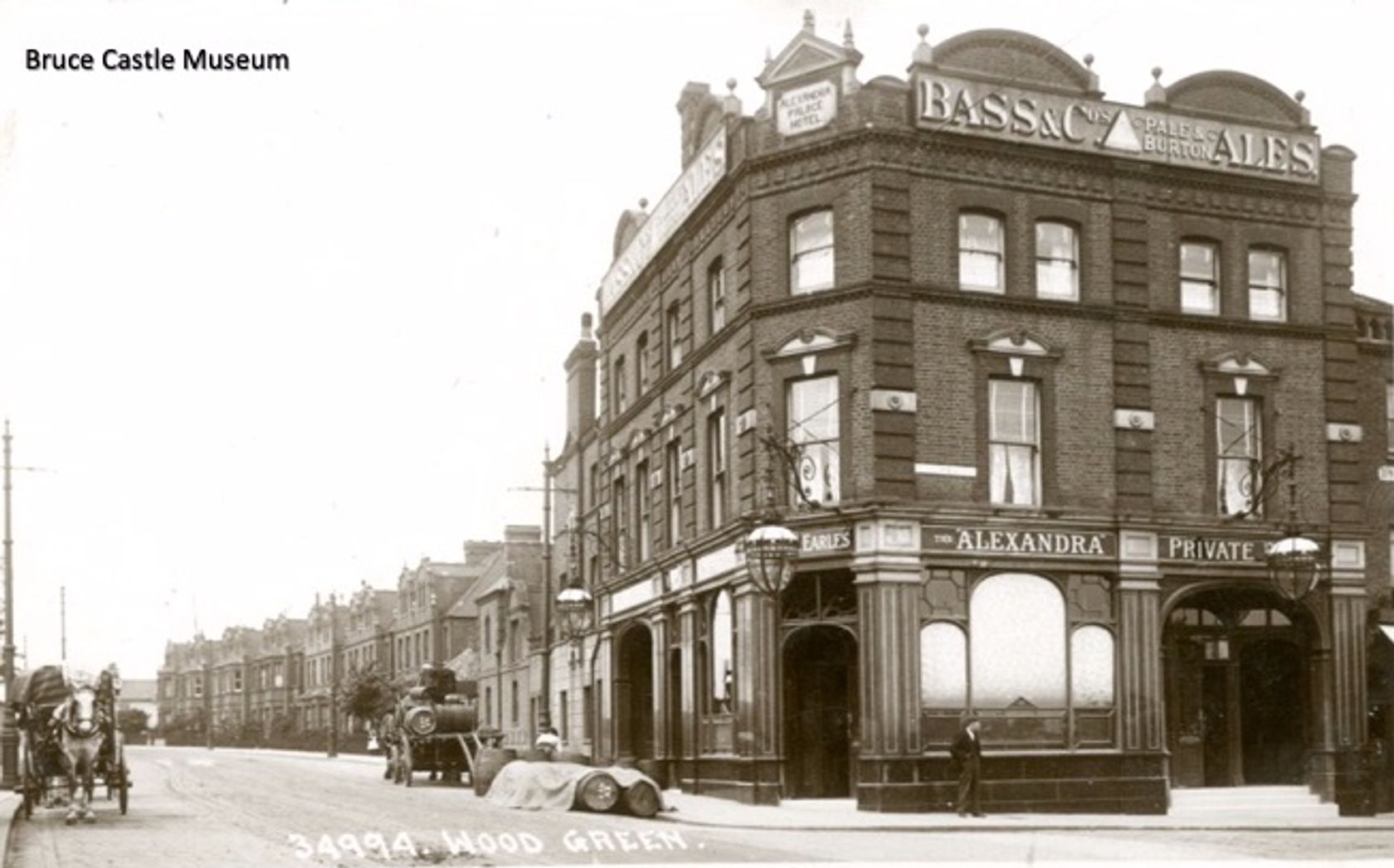 The Starting Gate Wood Green N22